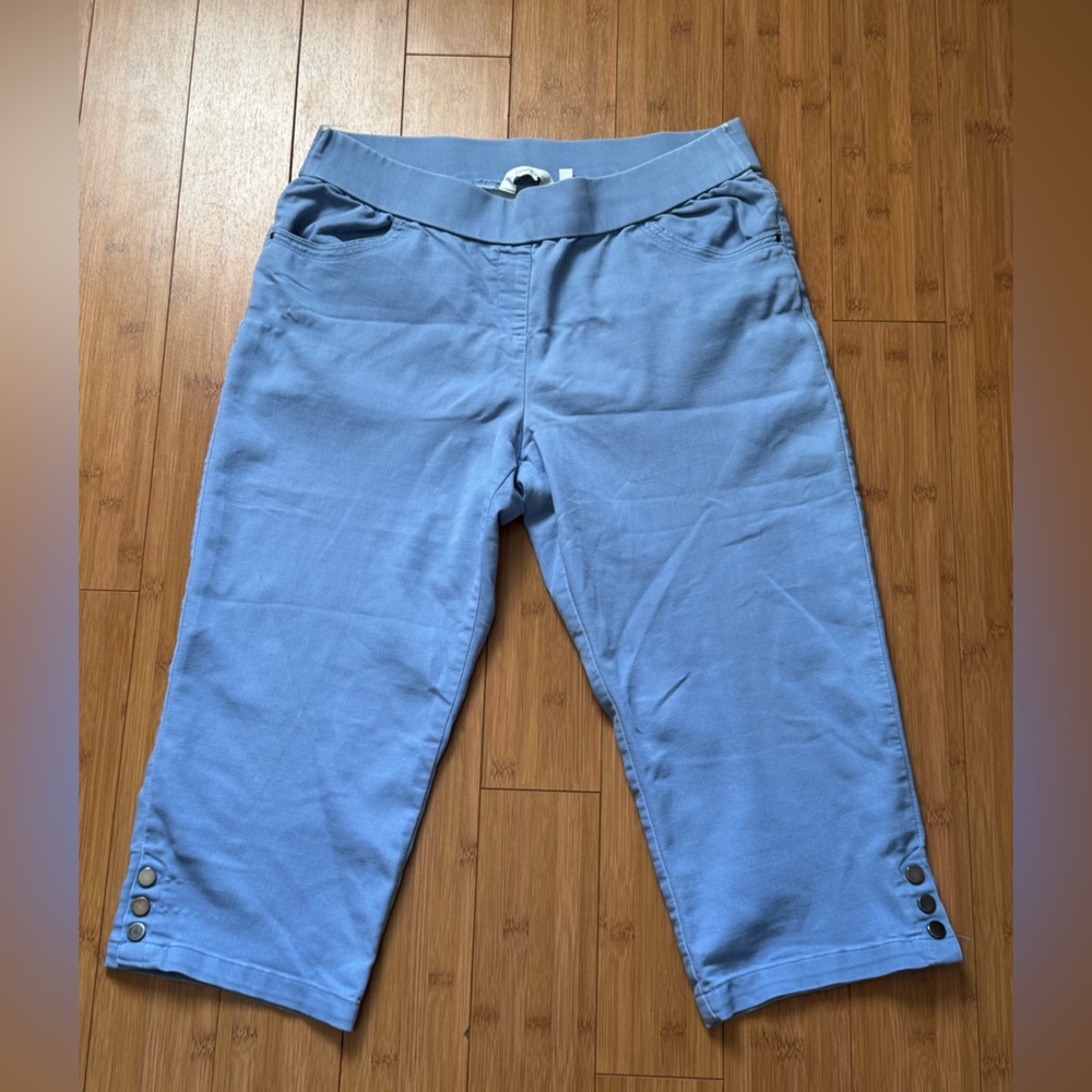 Women’s Light Blue Cropped Pants with Button Detail